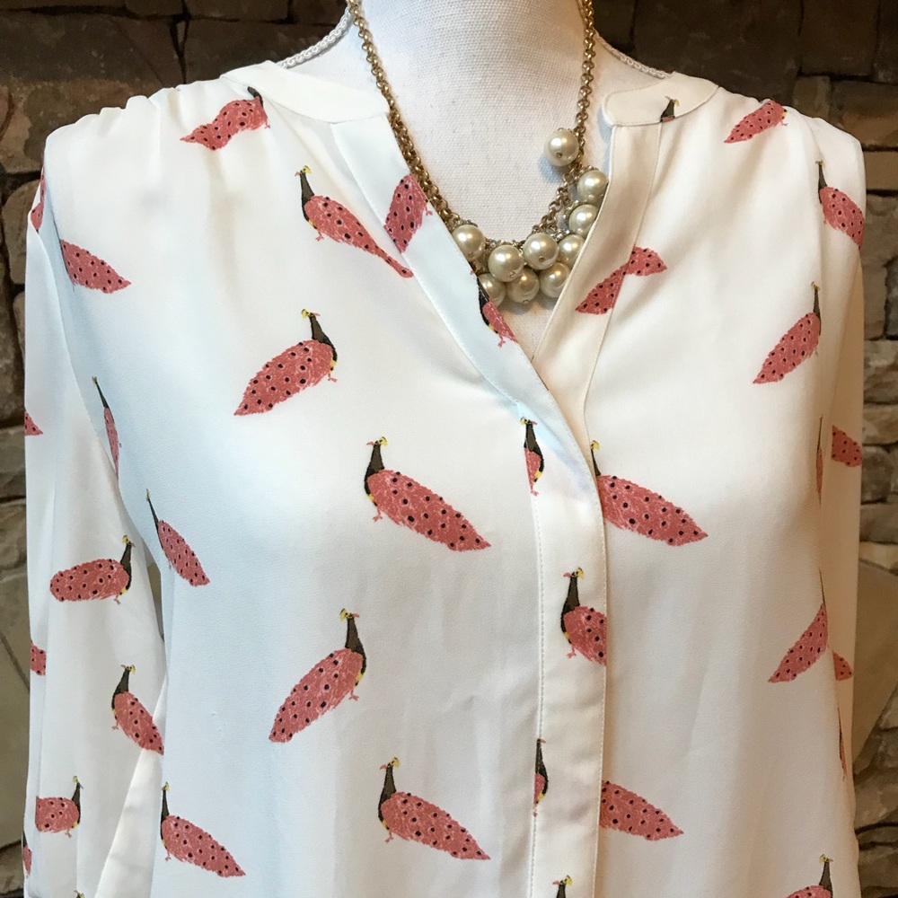 NWOT Loft Peacock Print Cream Blouse Medium - Picture 2 of 6
